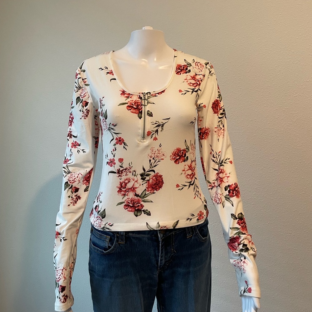 Rue21 white floral zipper top
